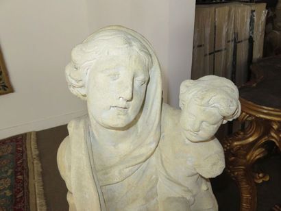 Vierge à l’Enfant en pierre, vêtue d’une...