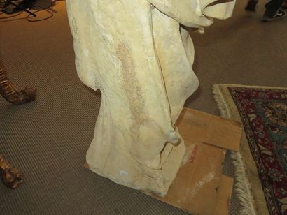 Vierge à l’Enfant en pierre, vêtue d’une...