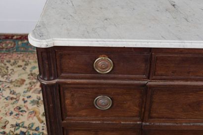 Commode en acajou moucheté, acajou et placage...