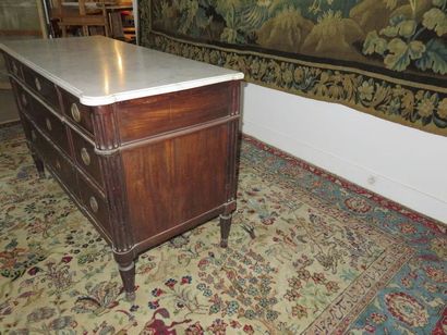 Commode en acajou moucheté, acajou et placage...