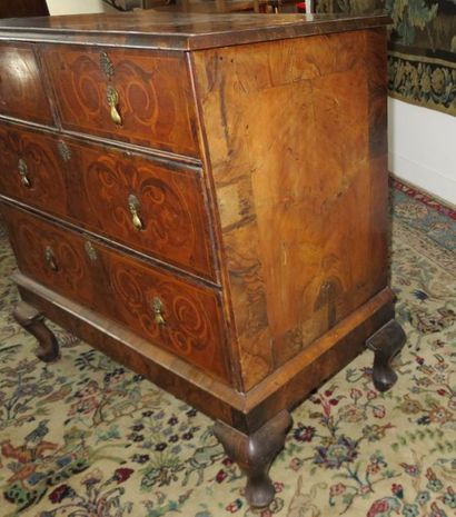 Commode en marqueterie dans des réserves...