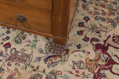 Commode en acajou et placage d’acajou. Elle...