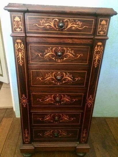 Ensemble de chambre à coucher comprenant...