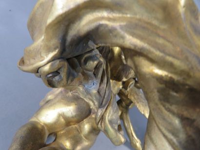 Paire d’appliques en bronze ciselé et doré...