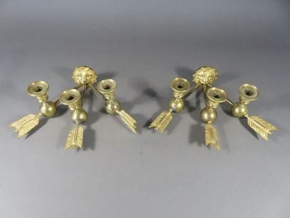 Rare paire d’appliques en bronze ciselé et...