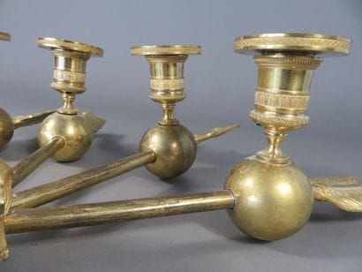 Rare paire d’appliques en bronze ciselé et...