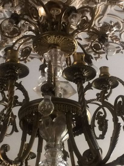 Lustre en bronze ciselé et doré, fût central...