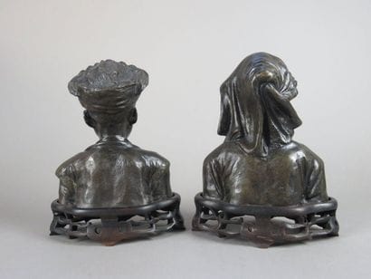 EXTRÊME-ORIENT - XXe siècle Couple présenté...