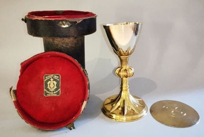 CALICE et PATENE en argent et métal doré....