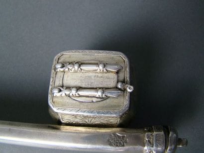 ECRITOIRE PORTATIVE (DIVIT) en argent. TURQUIE,...