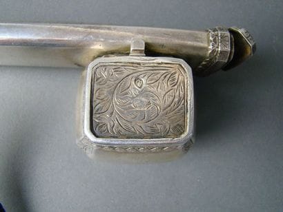 ECRITOIRE PORTATIVE (DIVIT) en argent. TURQUIE,...
