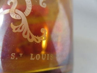 SAINT-LOUIS Verre ambré en cristal gravé...