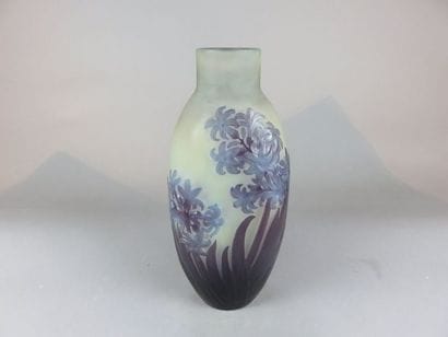 Emile GALLÉ Vase légèrement pansu à col resserré...