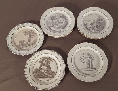 SEVRES, Impression sous émail Cinq assiettes...