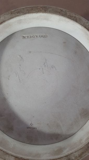 WEDGWOOD, England Cache-pot en céramique...
