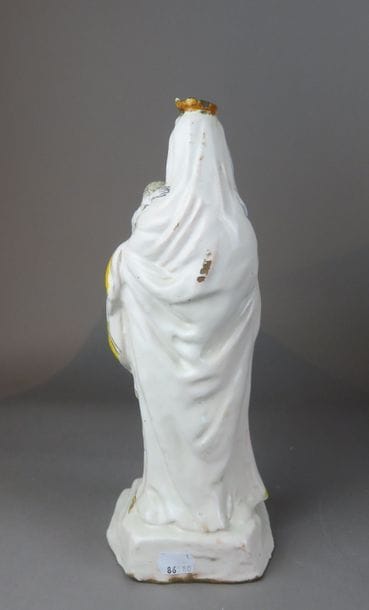 Vierge à l'Enfant en faïence polychrome à...