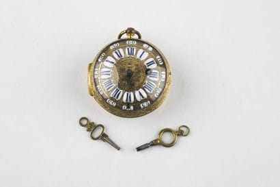 Beautiful Louis XIV onion in gilded metal,...