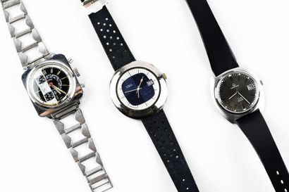 A set of three wristwatches including: a...