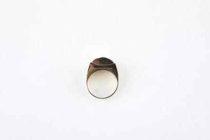 Bague en or jaune et platine à pont, réhaussée...
