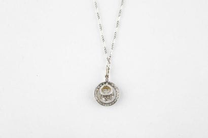 Chaine en platine, maille alternée 1/3 agrémentée...