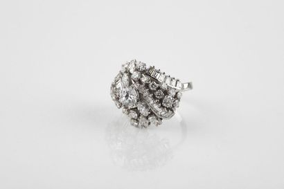Ring in 750-thousandths white gold, tourbillon...
