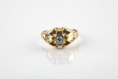 Yellow gold ring set with a brilliant cut...