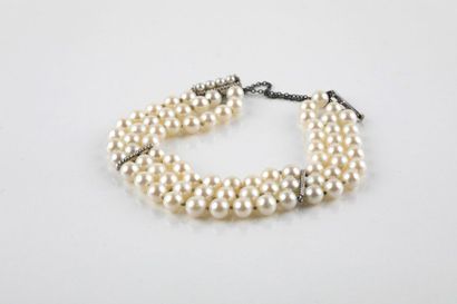 Bracelet composed of three rows of seventy-eight...