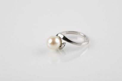 White gold ring enhanced with an Akoya cultured...