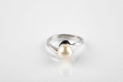 White gold ring enhanced with an Akoya cultured...
