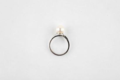 White gold ring enhanced with an Akoya cultured...