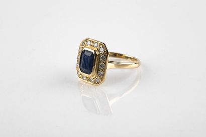 Ring in 750 thousandths yellow gold, rectangular...