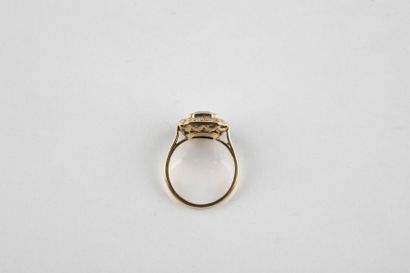 Ring in 750 thousandths yellow gold, rectangular...