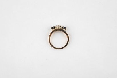 Yellow gold ring, double body retaining in...