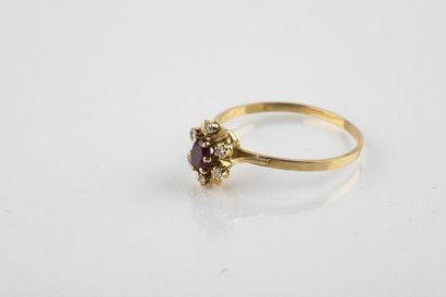 Daisy ring, in yellow gold, decorated in...