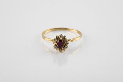 Daisy ring, in yellow gold, decorated in...