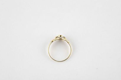 Yellow and chiselled white gold ring, set...