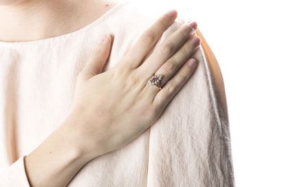 Marquise yellow gold ring, adorned with three...