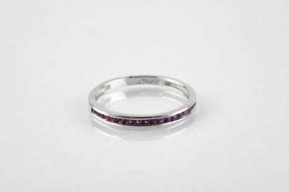 Half wedding ring in yellow gold set with...