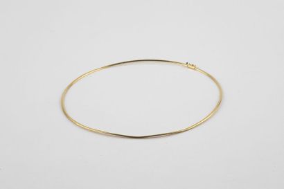Omega necklace in yellow gold, half rush....