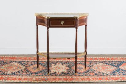 Small console in mahogany and mahogany veneer...
