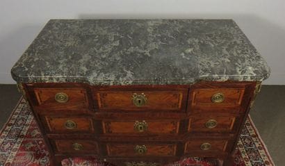 Chest of drawers made of rosewood veneer...