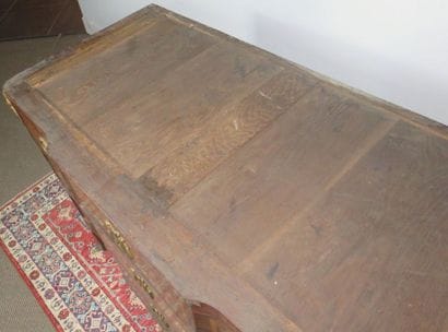 Chest of drawers made of rosewood veneer...