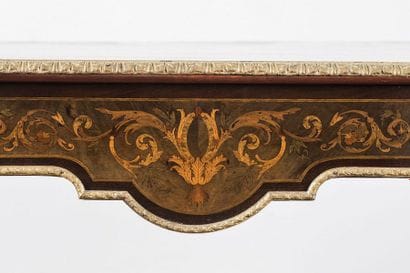 Middle table with very rich engraved wood...