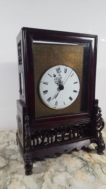 CHINA Shanghaï Wooden clock stained molded,...