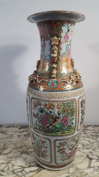 CHINA, Canton Important vase in polychrome...