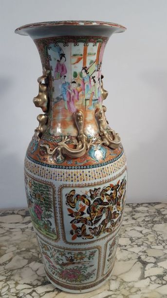 CHINA, Canton Important vase in polychrome...