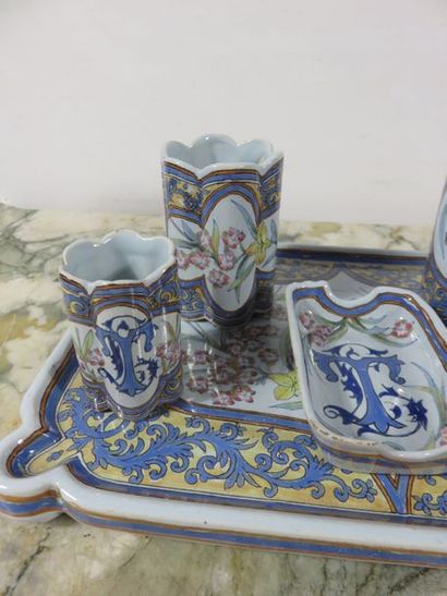 PORQUIER BEAUTIFUL Smoker's set in polychrome...