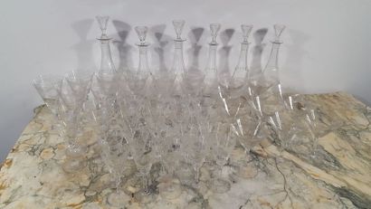 Service part in crystal engraved with foliage...