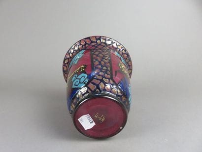 Marcel GOUPY (1886-1954) Vase en verre rouge...