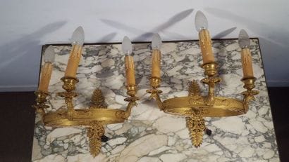 Paire d’appliques en bronze ciselé et doré...